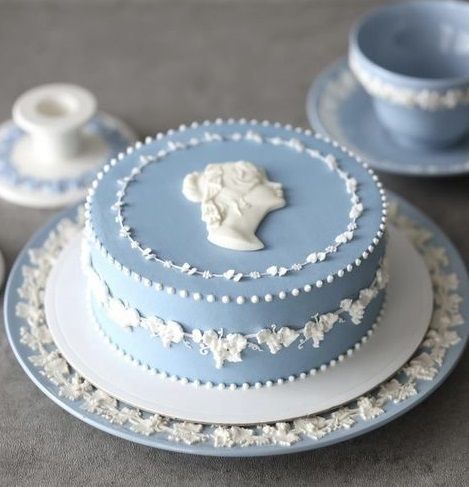 Vintage Wedding Cakes, Blue And White Cake, Gateaux Cake, Pretty Dessert, Cake Decorating Designs, Fancy Cookies, Pretty Birthday Cakes, Just Cakes, Fancy Cakes