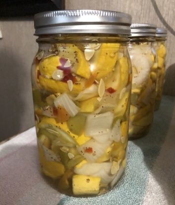 Yellow Squash Relish Recipe, Pickled Yellow Squash, Squash Relish Canning Recipe, Canning Yellow Squash, Pickled Squash Recipe, Squash Relish Recipe, Squash Relish, Canning Squash, Yellow Squash Recipe