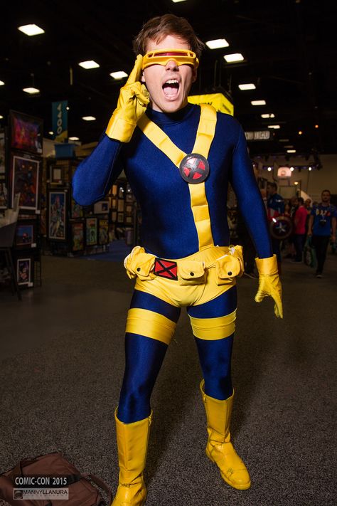 Cyclops X Men Costume, Cyclops X Men Cosplay, Superhero Cosplay Men, Superhero Costumes Men, Male Costume Ideas, Xmen Costume, X Men Cosplay, Cyclops Costume, Cyclops Cosplay