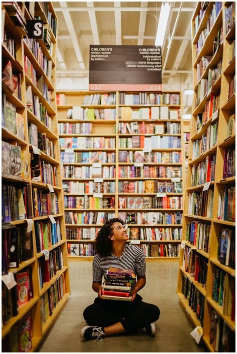 Powells Bookstore, Library Photo Shoot, Unique Senior Pictures, Library Aesthetic, Boy Photography Poses, Boy Photography, Photography Poses For Men, 인물 사진, Senior Photographers