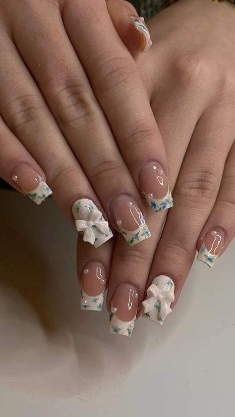 Pairs Nails Design, Basic Nails Natural, French Nails With Pattern, Trendy Nails Ideas Summer, Nail Inspo Acrylic Designs, Short Nails Cute Design, Nails Ideas Square Short, Short Fall Nails 2024 Trends, Acrylic Nail Designs Summer 2024