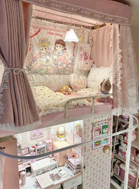 Sanrio Aesthetic Room, Cama Da Hello Kitty, Otaku Room Aesthetic, Kawaii Rooms, Pink Sanrio, Sanrio Aesthetic, Dormitory Room, Dream Bedroom Inspiration, Cool Room Designs