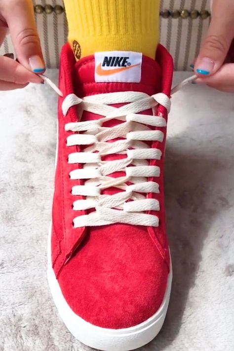 Shoelaces ways to tie [Video] | Shoe lace patterns, Ways to lace shoes, Shoe laces Shoe Lace Tying, Lacing Techniques, Tying Shoelaces, Shoe Lacing Techniques, Ways To Lace Shoes, How To Tie Shoes, Custom Shoes Diy, Diy Sneakers, Nike Shoes Girls