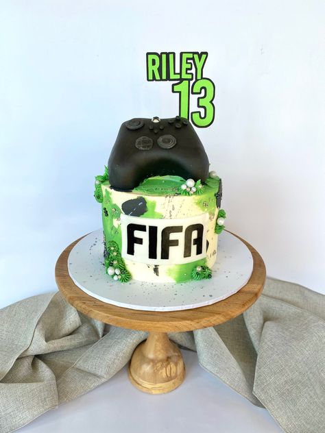 Fifa Cake Ideas, Fifa Birthday Cake, Ps5 Cake, Fifa Cake, Ps4 Cake, Cake Fortnite, 24th Birthday Cake, Bear Decorations, Fifa 22