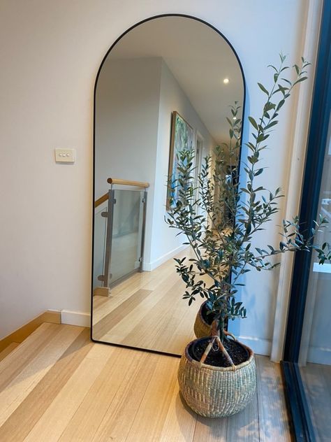 Hallway Mirror Decor, Mirror Selfie Aesthetic, Mirror Decor Living Room, Mirror Decor Ideas, Mirror Aesthetic, Hall Mirrors, Long Mirror, Hallway Mirror, Selfie Aesthetic