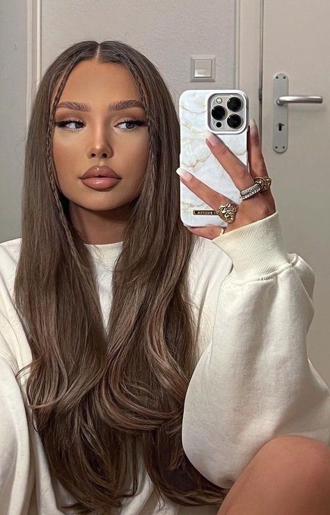 Check more at https://creativeideas.modstoapk.com/8786-2/ Make Up Ideas Blonde, Dark Brown Hair Tan Skin, Dark Light Brown Hair, Brown Hair Tan Skin, Burnette Hair, Hair Color For Morena Skin, Hair Color For Morena, Medium Length Brown Hair, Hair 2025