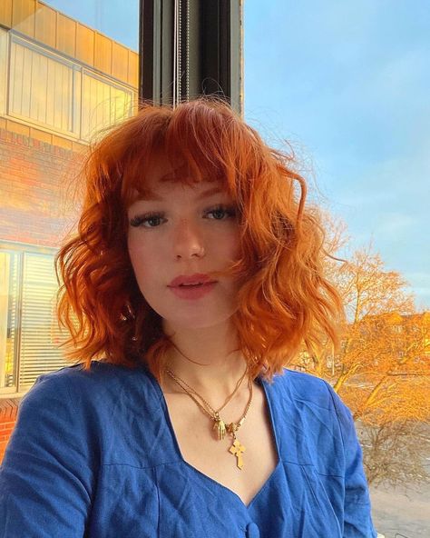 Shoulder Length Copper Hair, Dream Haircut, Alt Hairstyles, Pretty Ginger, Short Copper Hair, Copper Bob, Curly Ginger Hair, Red Hair With Bangs, Wavy Bob Wig