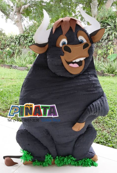 Piñata Olé 🐃 Ferdinand 🎬🎞️🎥 Ferdinand Party Ideas, Ferdinand Birthday Party Ideas, Ferdinand The Bull Party, Ferdinand Birthday Party, Movie Theater Party, Ferdinand The Bulls, Piñata Ideas, Diy Pinata, Rodeo Birthday