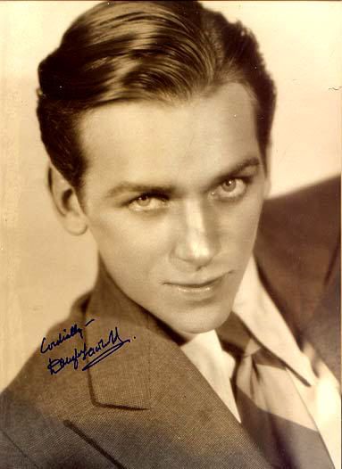 1900s Hairstyles, Douglas Fairbanks Jr, Douglas Fairbanks, Classic Movie Stars, Old Hollywood Stars, Silent Film, Vintage Portraits, Golden Age Of Hollywood, Classic Films