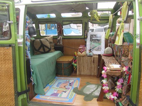 NEED ONE (I AM ALREADY STARTING TO GO CRAZY!!!!!!!!!!!!!!!!!!!!!!!!!!!!!!!!!!!!!!!!!!!!!!!!!!!!!) I NEED ONE SOOOOOOOOOOOOOOOOOO BAD!!!!!!!!!!!!!! Hippie Camper, Old Van, Volkswagen Interior, Vw Bus Interior, Kombi Motorhome, Ideas Habitaciones, Bus Interior, Kombi Home, Volkswagen Camper