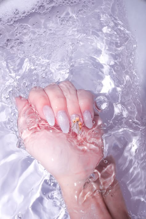 Creative Nail Photoshoot, Nails Photoshoot Ideas Aesthetic, Nails For Photoshoot Photo Ideas, Nail Photo Shoot Ideas, Nail Art Photoshoot, Nailart Photoshoot, Nail Pictures Ideas Photo Shoot, Nail Photography Ideas Instagram, Aura Photoshoot