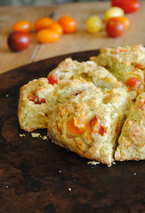 Better than a Biscuit Tomato and Basil Savory Scones Tomato And Pesto, How To Make Scones, Green Tomato Recipes, Pecorino Romano Cheese, Scones Ingredients, Savory Scones, Pecorino Romano, Tomato Pie, Romano Cheese