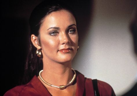 70s Jewelry Trends That Are Making a Comeback 70s Accessories Jewelry, 70s Jewelry Accessories, 1970s Jewelry, 70s Jewelry, Disco Style, Lynda Carter, Shot Hair Styles, Vintage Glamour, Hippie Chic