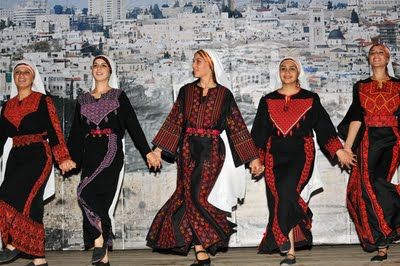 world's cultures face: syria Syrian Culture Aesthetic, Syria Culture, Syria Aesthetic, Syrian Clothing, Syrian Culture, Arab Dress, Al Quds, Arab Culture, Henna Party