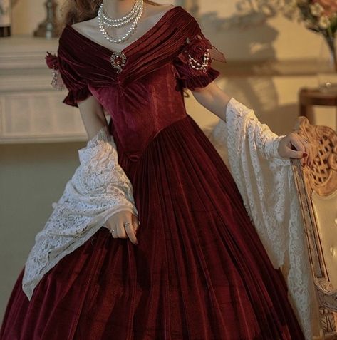 Gaun Abad Pertengahan, Istoria Modei, 파티 드레스, Pakaian Feminin, Old Fashion Dresses, Chique Outfits, Fantasy Dresses, Royal Dresses, Old Dresses