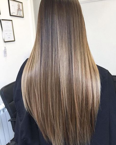 Summer 2020 Hair Color Trends, Brunette Hair With Highlights, Brunette Balayage Hair, Brown Hair Balayage, Blonde Hair Looks, Brown Blonde Hair, Long Straight Hair, Hair Color Balayage, Hair Inspiration Color