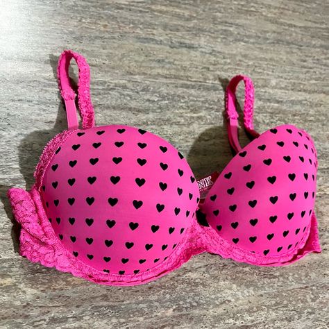 Size 34c. Never Worn. Bra Victorias Secret Pink, Bras Pink, Hard Tattoos, Pink Bras, Mcbling Fashion, Pink Outfits Victoria Secret, Vs Pink Bras, Inexpensive Clothes, Victoria Secret Pink Bras