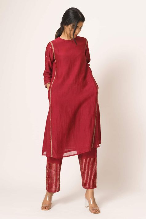 Buy Blue 100% Cotton Embroidered Thread Boat Kurta And Pant Set For Women by Vamil by Tina & Sonali Online at Aza Fashions. Khadi Kurta, A Line Kurti, Red Kurta, Pattern Pants, Chanderi Kurta, Kurta Patterns, Resham Work, Kurta Set For Women, Simple Kurta Designs