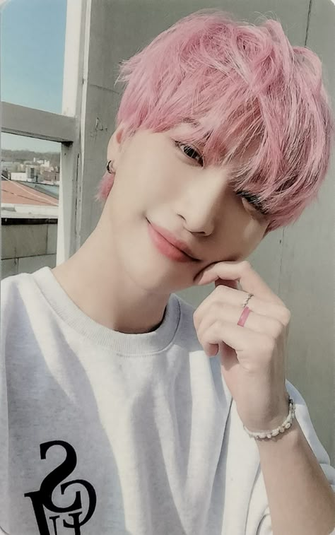 I scan this by my own but you can use it for free^^ Seonghwa Pc Scan, 2023 Pink Hair, Seonghwa Photocard Scan, Seonghwa Scan, Seonghwa Pink Hair, Pink Seonghwa, Seonghwa Photocard, Ateez Scan, Partner Cards