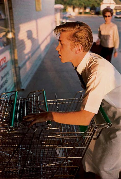 William Eggleston: Portraits review – momentous, trivial, marvellous | Art and design | The Guardian James Rosenquist, Claes Oldenburg, Walker Evans, William Eggleston, Shopping Carts, Vanderbilt University, Martin Parr, Robert Mapplethorpe, Henri Cartier Bresson