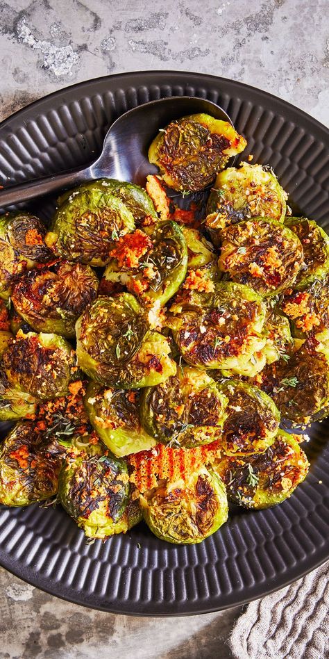 Brussel Sprouts Side Dish Thanksgiving, Brussels Sprout Dipping Sauce, Mini Brussel Sprouts Recipe, Brussel Sprout Appetizer Recipes, Smashed Brussels Sprouts, Nice Salad, Veggie Christmas, Creamy Dipping Sauce, Dinner 2023