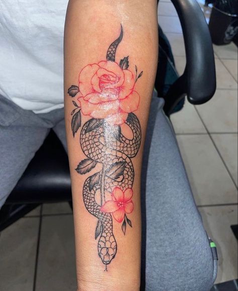 Rose And Snake Tattoo, Snake Around Arm Tattoo, Butterfly Tattoo On Shoulder, Ink Therapy, Rose Tattoos For Women, Hand Tattoos For Girls, Cute Hand Tattoos, Pretty Hand Tattoos, Dragon Tattoo For Women