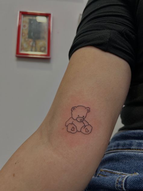 Teddy Bear Holding Flowers Tattoo, Jellycat Tattoo, Childhood Teddy Tattoo, Teddy Tattoo, Dreamer Tattoo, Teddy Bear Tattoo, Eye Lash Tattoo, Button Tattoo, Artsy Tattoos