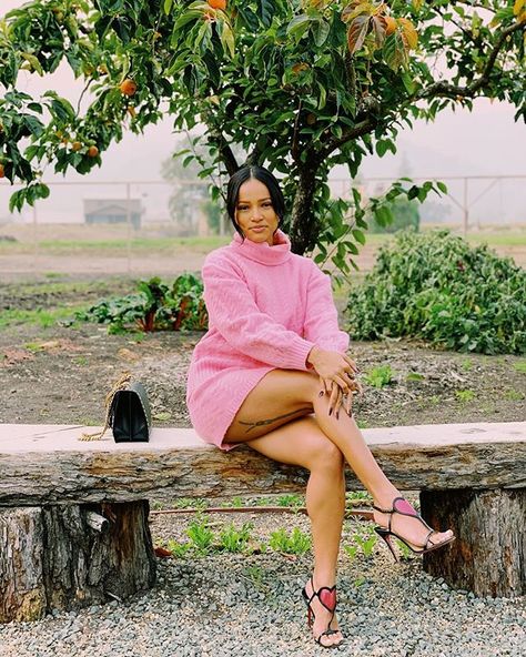 Karrueche Tran https://familytron.com/karrueche-tran/ Celebrity Candids, Karrueche Tran, English Factory, Sitting Pretty, Doja Cat, Lookbook Outfits, White Fashion, Beautiful Black Women, Playsuit