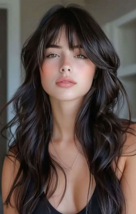 Long Hair With Bangs, Penteado Cabelo Curto, Hairdo For Long Hair, Long Black Hair, Sleek Hairstyles, Medium Hair Cuts, Long Hair Cuts, Long Black, Hairstyles With Bangs