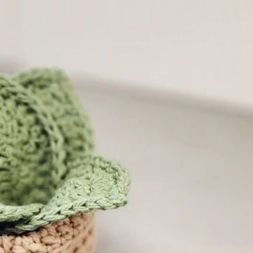 kathleen.y.m on Instagram: "🪴Sierra Plant coaster set with storage pot has been listed🪴 Set consists of 6 coaster leaves and 1 storage pot 💚🤎 Checkout my Sierra Plant highlight reel to find the free patterns I used 🤗 I only have 1 in stock 🙃 Free standard shipping in the US. Free delivery to select Ventura County residents (weekend deliveries only) 📮🚗 Also love this audio!! I'm 100% behind this Dopamine Decor concept 🪴💚 ✨️💚✨️🪴✨️🤎✨️ #plantmomwannabe #wishihadagreenthumb #crochetcoaster #crochetplant #foreverpant #functionaldecor #cottonyarn #crochetcoasterset #coaster #coasterset #crochetallday #netflixandcrochet #crocheters #crochetfaster #yarnaddict #crochetaddict #crochetobsessed #crochetlife #crochetismytherapy #crochet" Sierra Plant Crochet Pattern, Sierra Plant Coaster Crochet, Succulent Plant Pot Coaster Set Crochet Pattern, Succulent Crochet Coaster, Crochet Succulent Coasters, Crochet Plants, Crochet Succulent, Crochet Necklace Pattern, Dopamine Decor