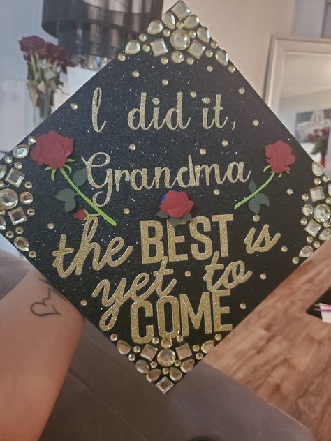 Graduation Cap Designs Sentimental, Graduation Cap Designs Remembrance, Rip Graduation Cap Ideas, Grandma Graduation Cap, Graduation Cap Designs Grandma, Cap Decoration Graduation High School Senior Year Decorating Ideas, Graduation Cap Designs Memorial, Graduation Caps For Lost Loved Ones, Graduation Cap Memorial Ideas