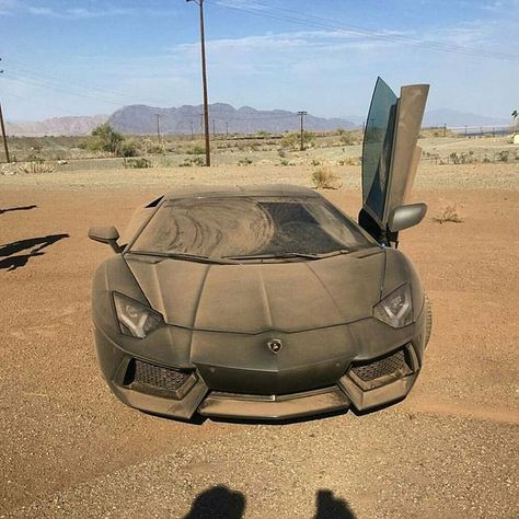 Dusty Lambo Aventador Lamborghini, Bmw 7, Bentley Continental, Ferrari 458, Lamborghini Huracan, Koenigsegg, In The Desert, Lamborghini Aventador, Peugeot 205