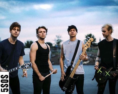 5SOS♡♡ 5sos Photoshoot, 5sos Memes, 5sos Pictures, Ashton Irwin, Five Seconds Of Summer, Michael Clifford, Calum Hood, 1d And 5sos, Luke Hemmings