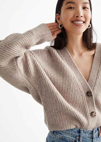 Capsule Wardrobe Basics, Danish Fashion, Cardigan Design, Trouser Outfits, Winter Capsule Wardrobe, Rib Knit Cardigan, Beige Cardigan, Fashion Story, Dress With Cardigan