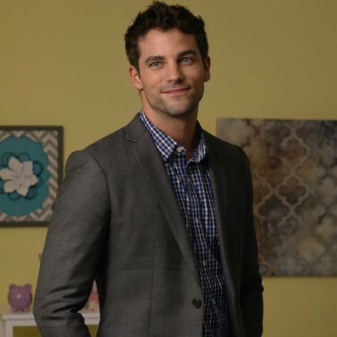 Noel Kahn, Brant Daugherty, Oc Character, Character Inspiration Male, Aesthetic Guys, Character Ideas, Pretty Little Liars, Male Models, Men's Blazer