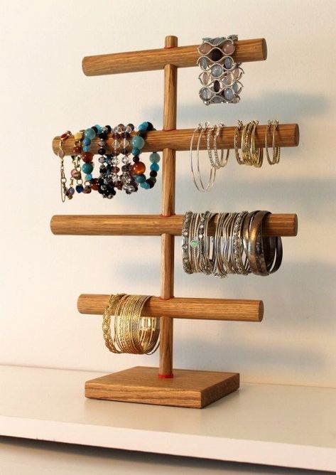 Diy Bracelet Holder, Jewerly Organizer, Diy Jewelry To Sell, Jewerly Displays, Jewelry Organizer Stand, Bracelet Organizer, Bracelet Holders, Diy Jewelry Holder, Hanging Jewelry Organizer