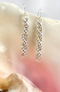 Sweet Freedom Designs: Very Sparkly Spiral Chainmaille Bracelet and Earrings Chainmaille Jewelry Patterns, Chain Maille Patterns, Jump Ring Jewelry, Chainmail Jewelry, Chainmaille Bracelet, Chain Maille Jewelry, Chain Maille, Earrings Inspiration, Bijoux Diy