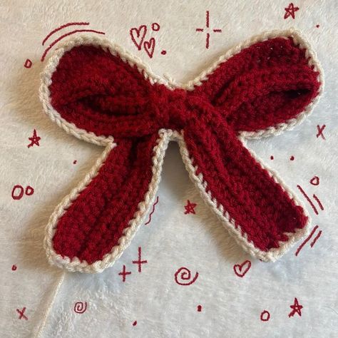 Simple Bow, Crochet Fairy, Mini Bow, Crochet Business, Crochet Beanie Pattern, Crochet Design Pattern, Crochet Inspo, Bow Tutorial, Crochet Fashion Patterns