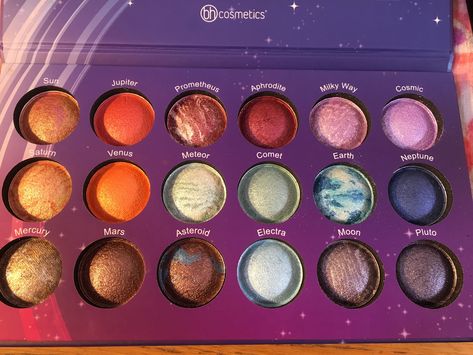 Cosmic eyeshadow Cosmic Eyeshadow, Sylvia Core, Eyeshadow Pallets, Makeup Skin Care, Skin Makeup, Modern Vintage, Beauty Products, Eyeliner, Skin Care