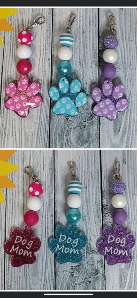 Bubble Gum Bead Crafts, Bubblegum Keychain Diy, Bubblegum Bead Keychains Diy, Diy Dog Stuff To Sell Craft Ideas, Unique Resin Ideas To Sell, Bubble Gum Bead Ideas, Bubble Gum Craft, Diy Keychains To Sell, Bubblegum Beaded Keychain