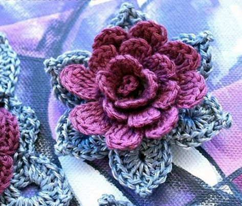 Picot Crochet, Crochet Puff Flower, Crochet Embellishments, Crochet Flowers Easy, Crochet Flowers Free Pattern, Crocheted Flowers, Crochet Plant, Knitted Flowers, Crochet Flower Tutorial