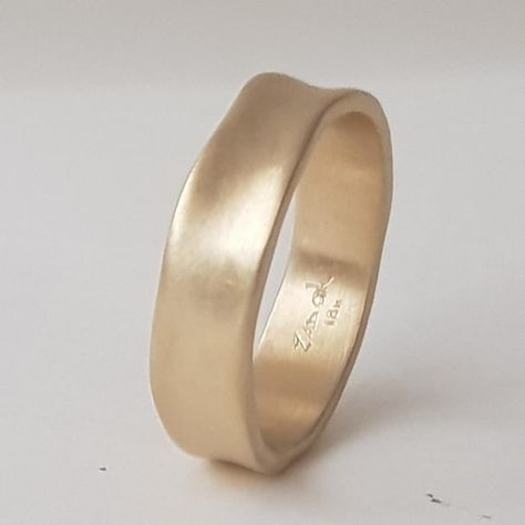 Wedding Ring Simple, Simple Wedding Ring, Minimalist Wedding Band, Hammered Wedding Rings, Wide Gold Ring, Wedding Ring For Men, Elegant Wedding Rings, Classic Wedding Ring, Beautiful Wedding Bands