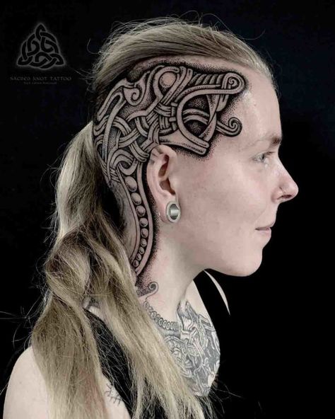 head tattoo celtic knot Undercut Tattoos, Scalp Tattoo, Arte Viking, Celtic Knot Tattoo, Female Tattoos, Knot Tattoo, Men Tattoos, Best Tattoo Ideas, Facial Tattoos