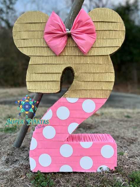 Minnie Mouse Pinata, Minnie Mouse Decorations, Minnie Mouse Party Decorations, Minnie Mouse Birthday Decorations, Minnie Mouse Birthday Cakes, Minnie Birthday Party, Minnie Mouse Theme, Baby Birthday Themes, Diy Pinata