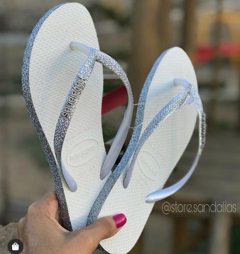 Small Towns Usa, T Strap Shoes, Cute Shoes Heels, High Heel Slippers, T Strap, Cute Shoes, Womens Flip Flop, Flip Flops, High Heels