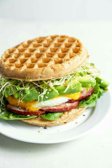 Vegan Waffle Sandwich, Waffles Sandwich Breakfast, Savory Waffle Sandwich, Breakfast Ideas For Cafe, Breakfast With Waffles, Coffee Shop Food Ideas Breakfast, Cafe Sandwich Ideas, Waffle Sandwich Ideas, Cafe Food Ideas