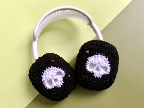 "Cozy Crochet AirPods Case Pattern Shrek Headphones Crochet, Crochet Headphones Case, Crochet Airpod Max Cover, Headphones Cover Crochet, Crochet Headphone Cover Free Pattern, Headphone Crochet Cover, Airpod Max Crochet Cover, Headphones Crochet Cover, Crochet Headset Cover