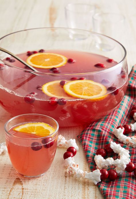 countryliving Wassail Recipe Non Alcoholic, Easy Wassail Recipe, Cranberry Cocktail Recipe, Wassail Recipe, Jingle Juice, Holiday Drinks Alcohol, Holiday Punch Recipe, Unsweetened Cranberry Juice, Christmas Party Drinks