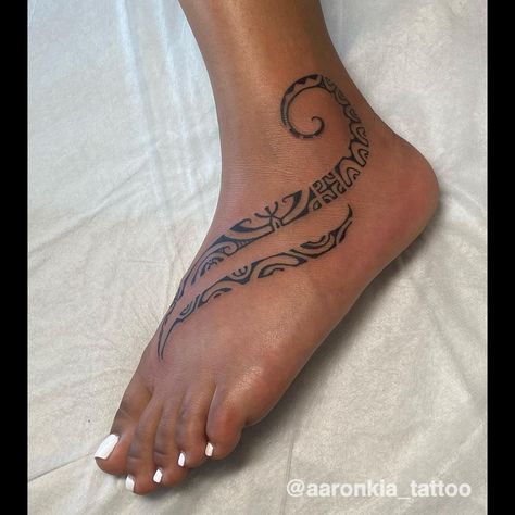 Polynesian Ankle Tattoo, Ta Moko Women, Foot Tattoo Ideas Female, Female Foot Tattoos, Tattoo Ideas Female Foot, Symmetry Tattoo, Poly Tattoo, Simple Wrist Tattoo, Tattoo Lions