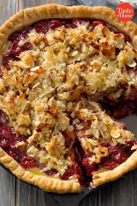 Macaroon Cherry Pie, Creamy Pies Recipes, Popular Pie Recipes, 5 Star Pie Recipes, Different Pies To Make, Famous Pie Recipes, 12 Tomatoes Crinkle Cake, Birthday Pie Recipes, Open Pie Recipes